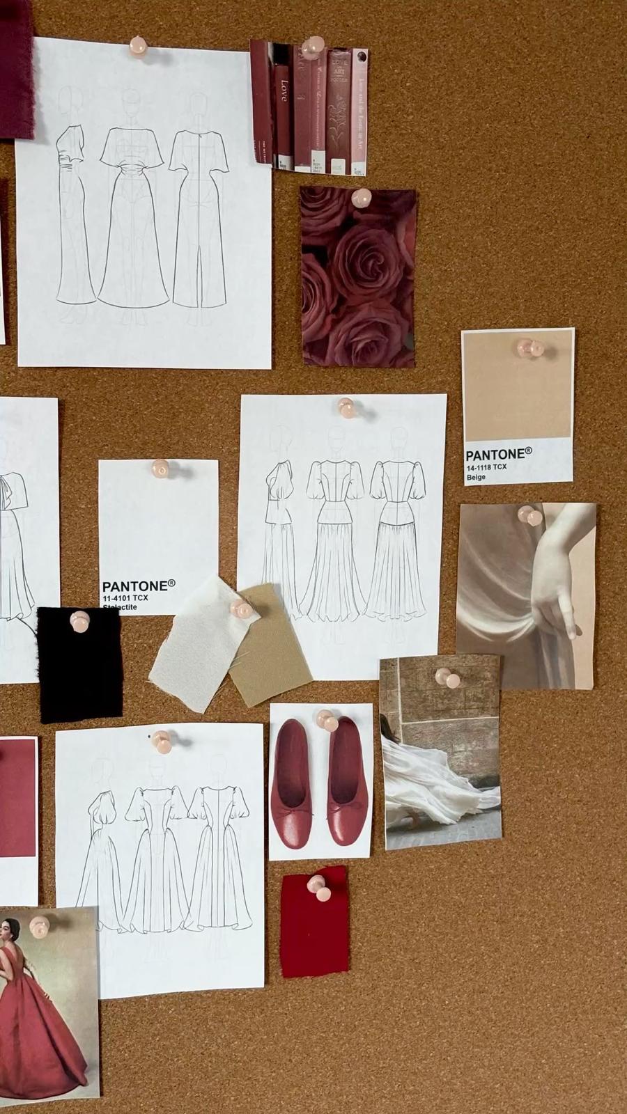 Moodboard couture : croquis de robes, échantillons et nuancier Pantone