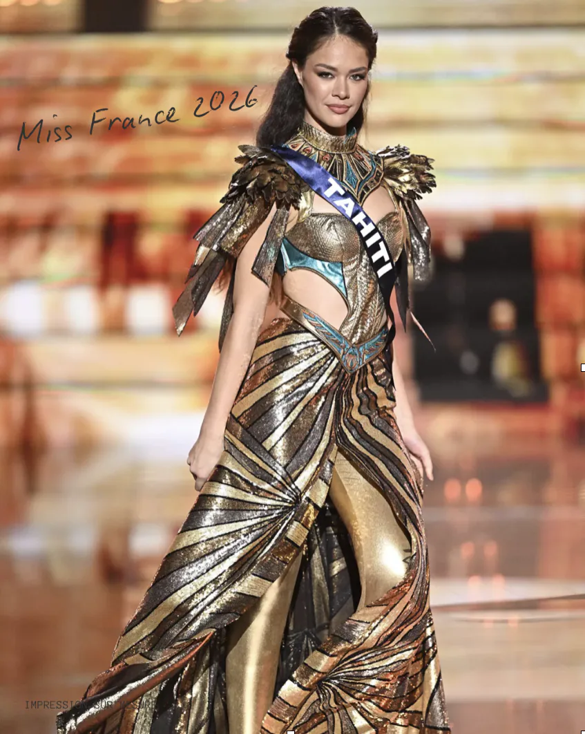 Tenue couture en textile imprimé, impression textile grand format IMPRESSION Paris